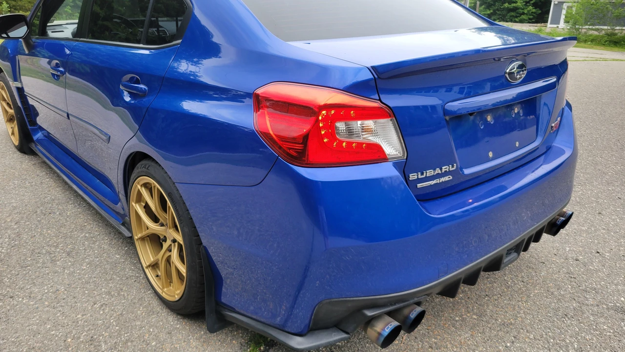 2016 Subaru Impreza WRX STi 4th Gen - Image 25 of 31