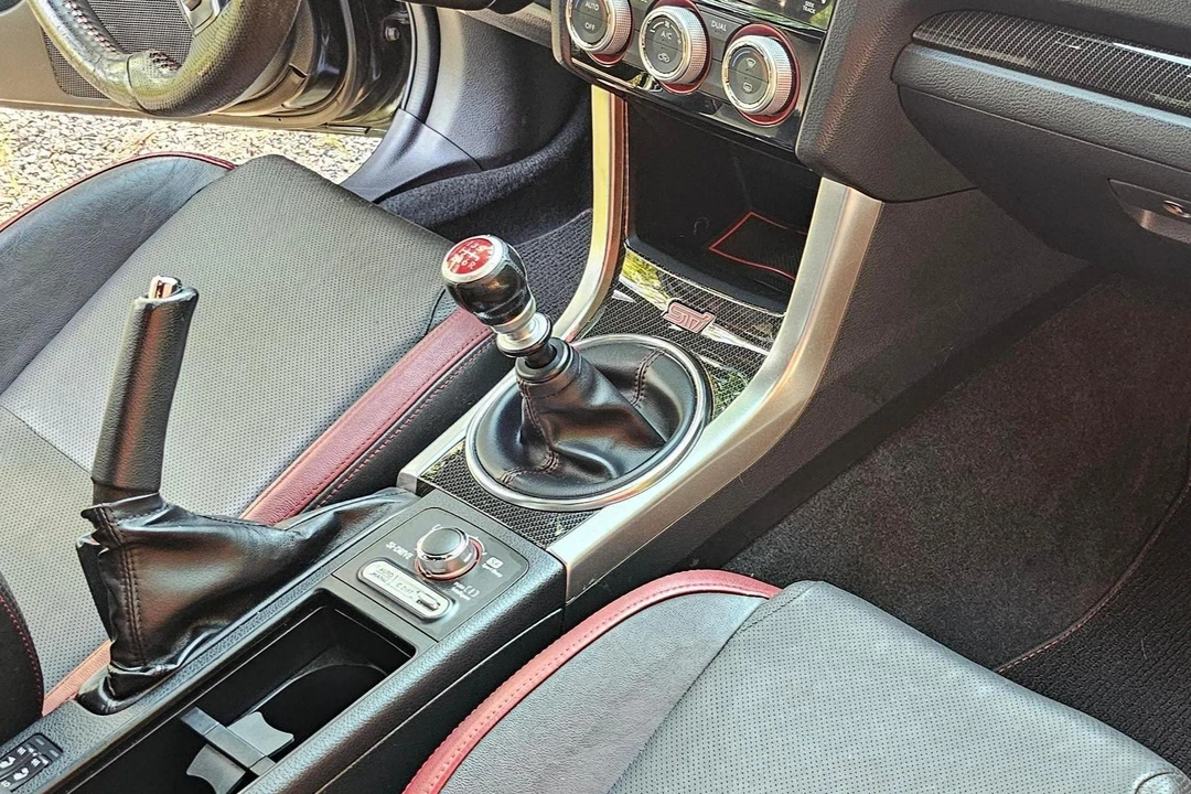 2016 Subaru Impreza WRX STi 4th Gen - Image 27 of 31