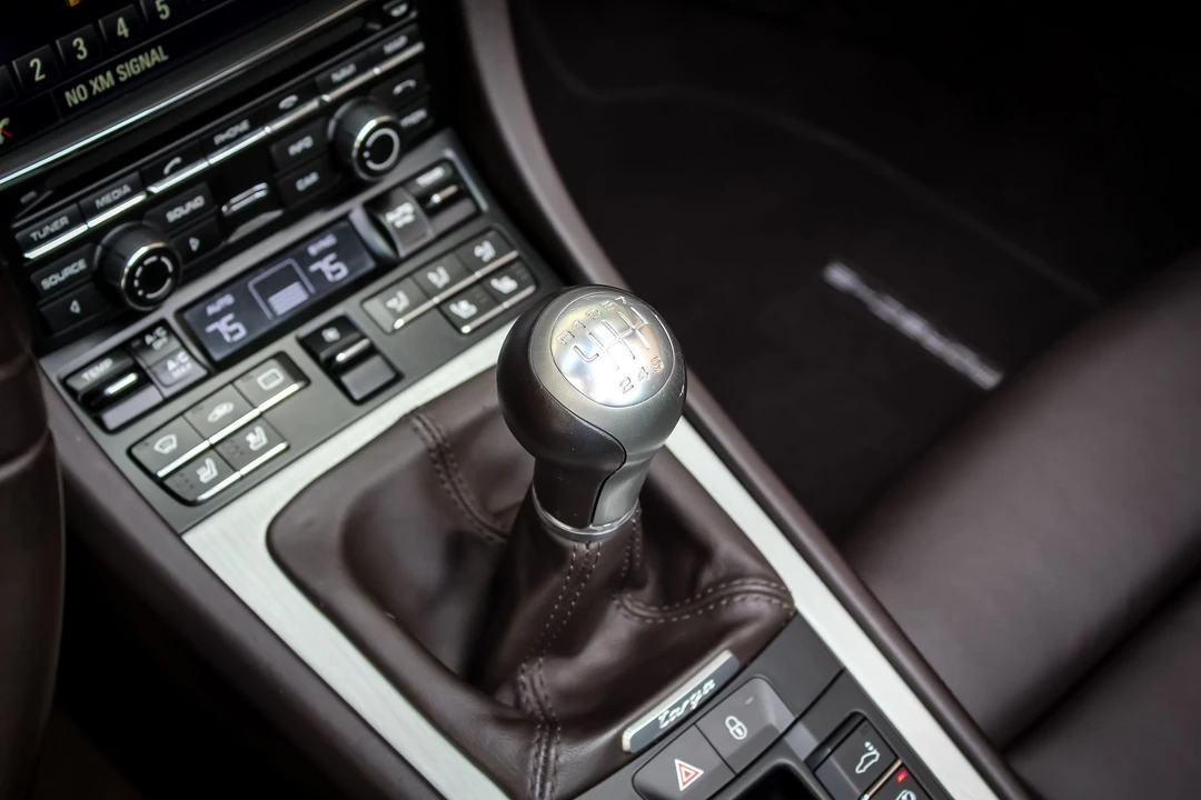 2016 Porsche 991 Targa 4 GTS - Image 15 of 23
