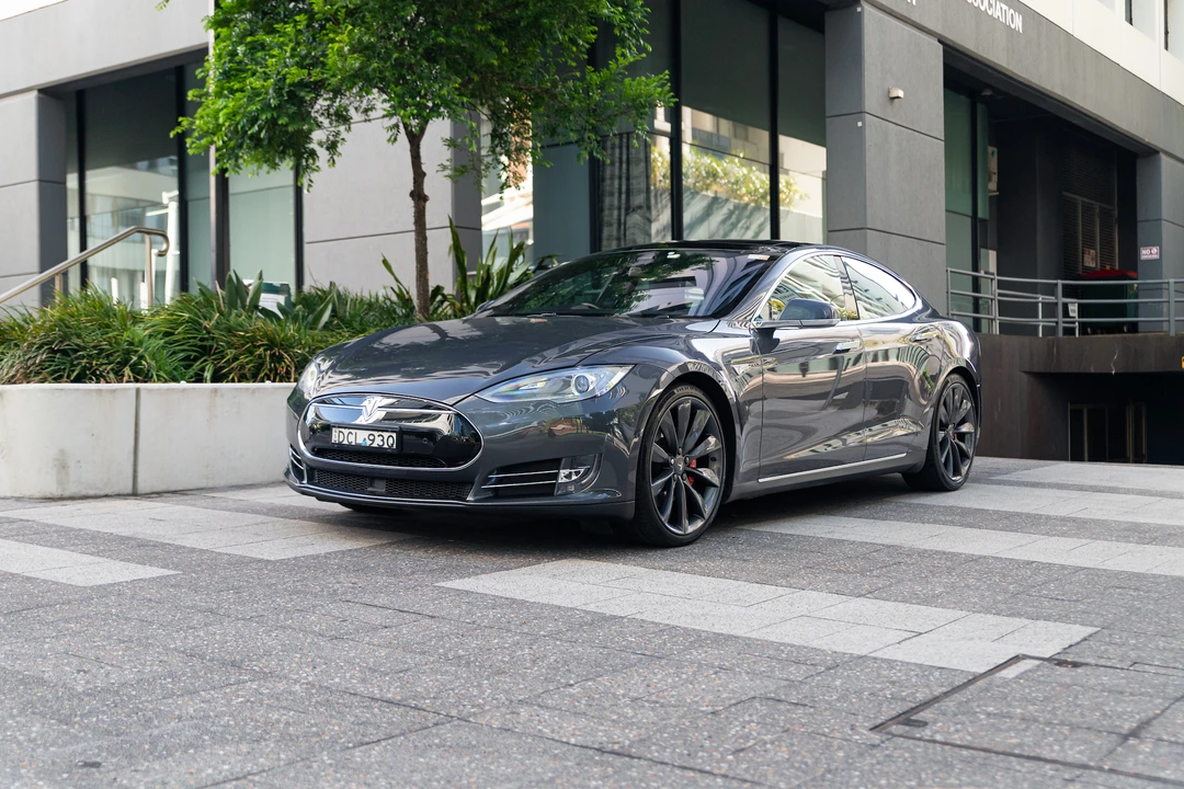 2016 Tesla Model S - Image 10 of 31