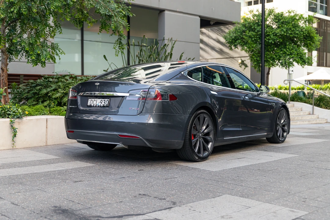 2016 Tesla Model S - Image 6 of 31