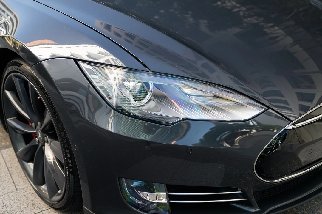 2016 Tesla Model S - Image 14 of 31