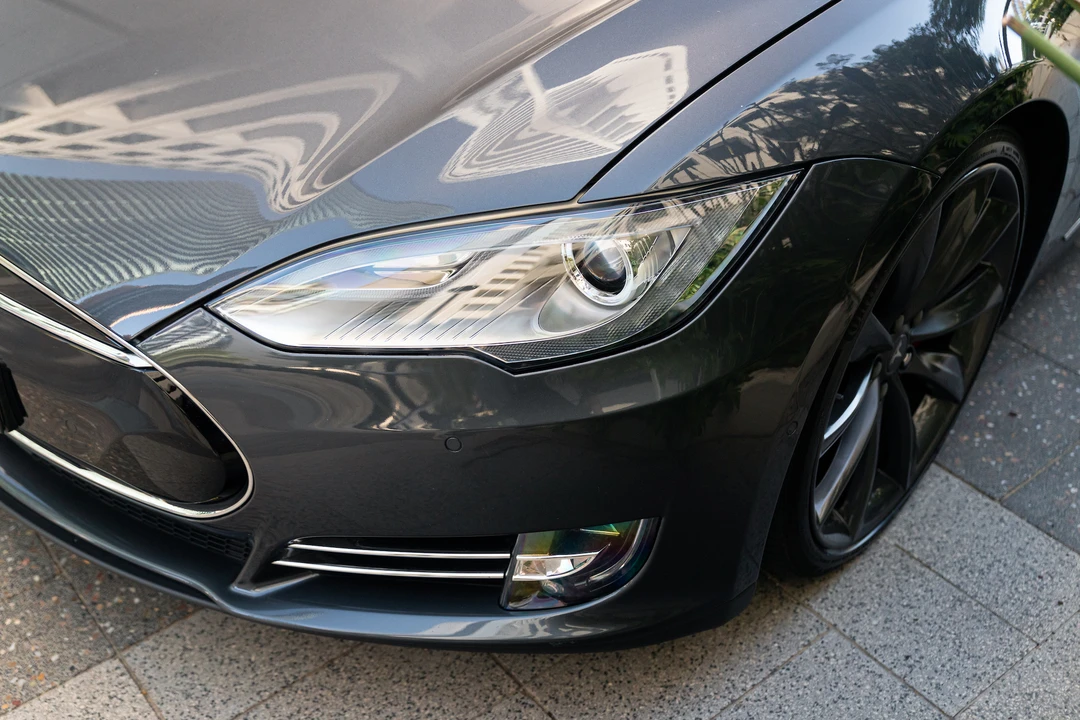 2016 Tesla Model S - Image 15 of 31