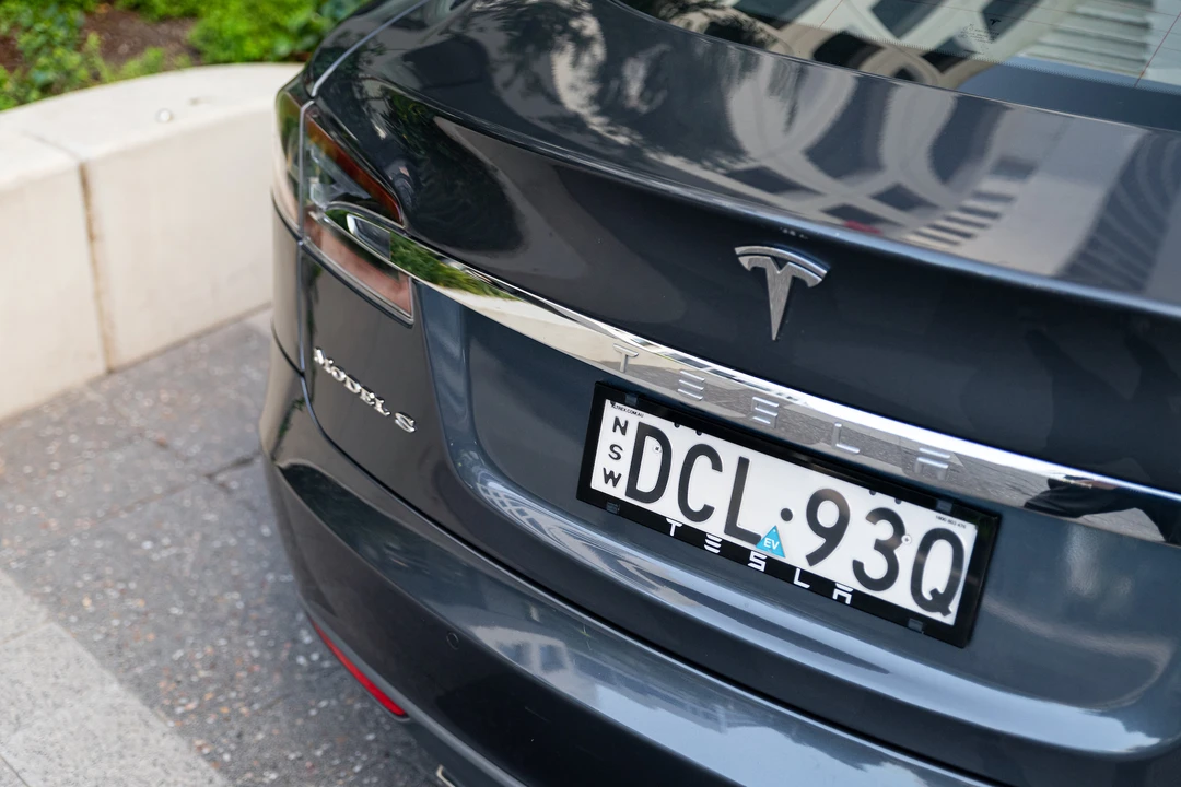 2016 Tesla Model S - Image 25 of 31