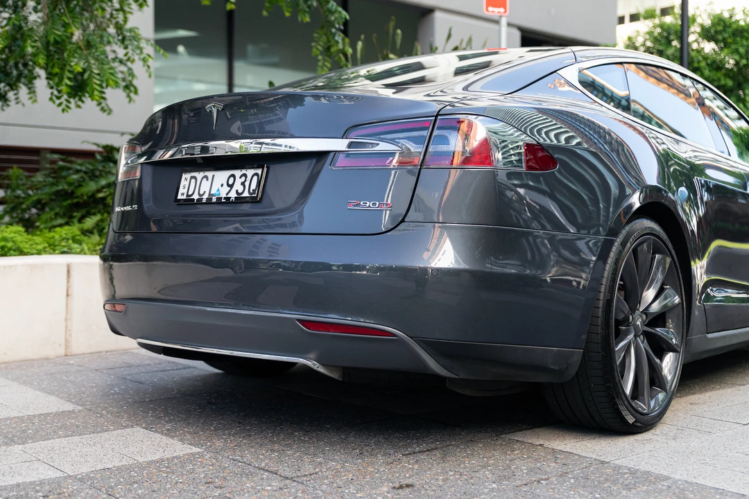 2016 Tesla Model S - Image 30 of 31