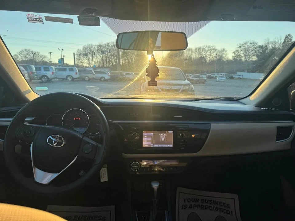 2016 Toyota Corolla 11th Gen - Image 4 of 8