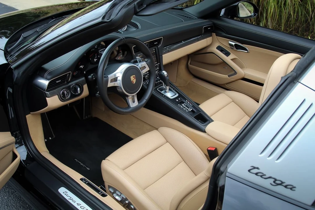 2016 Porsche 991 Targa 4 GTS - Image 10 of 23
