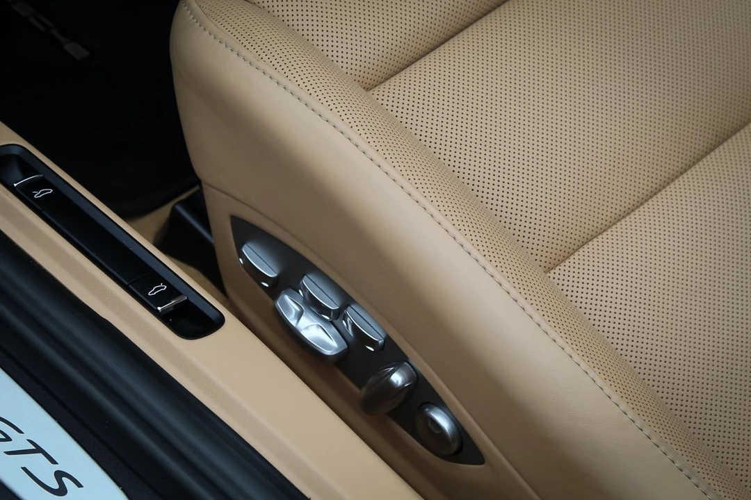 2016 Porsche 991 Targa 4 GTS - Image 12 of 23