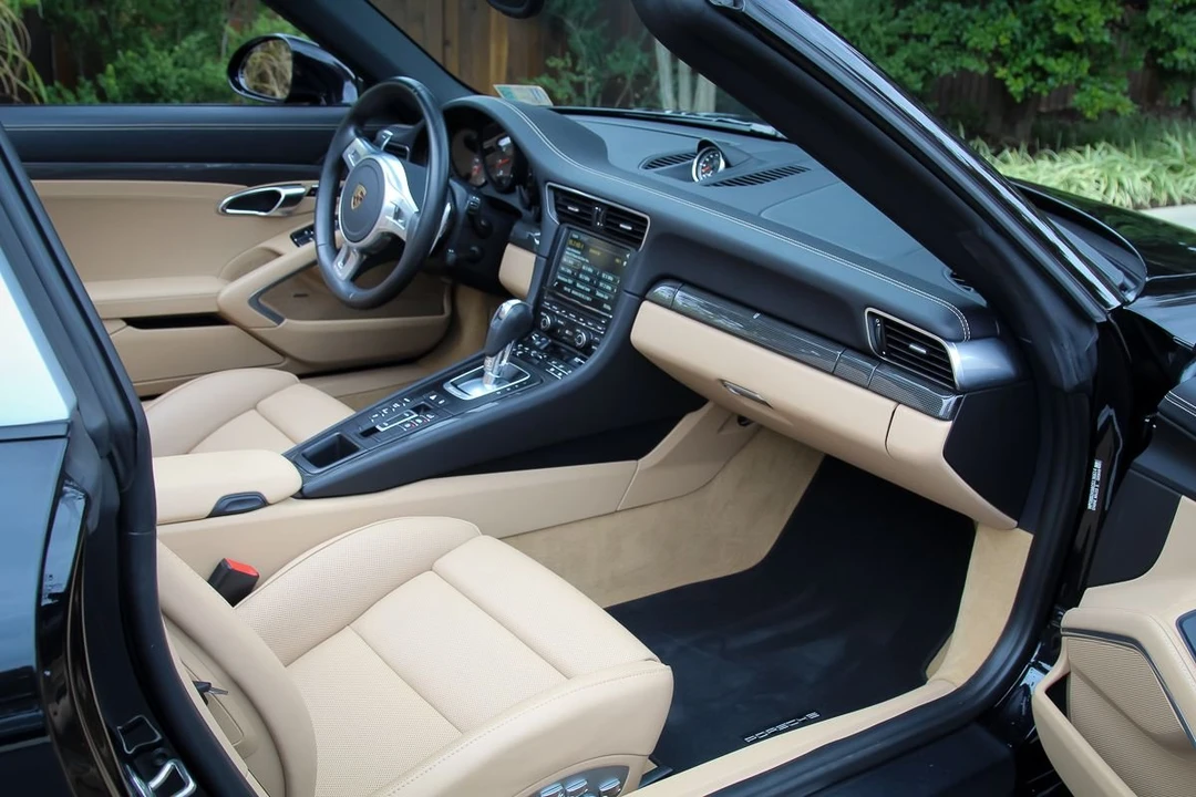2016 Porsche 991 Targa 4 GTS - Image 19 of 23