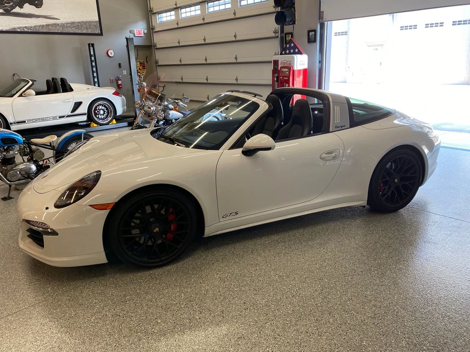 2016 Porsche 991 Targa 4 GTS - Image 9 of 19