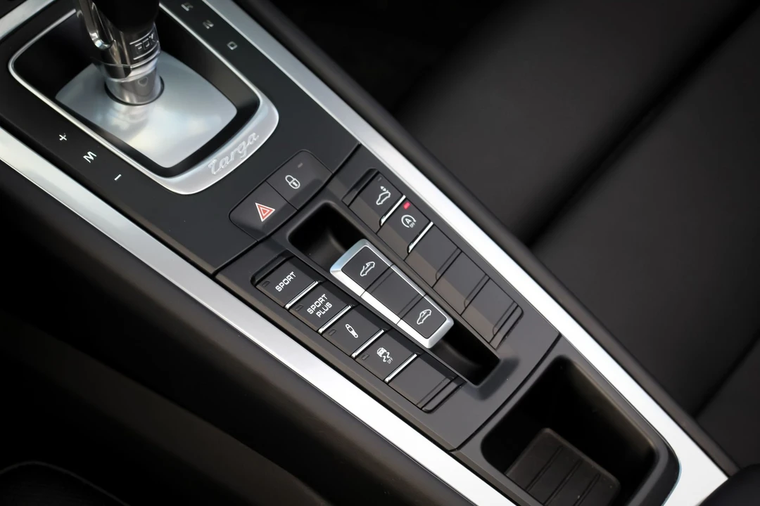 2016 Porsche 991 Targa 4 & 4S - Image 9 of 15