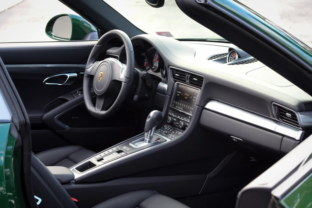 2016 Porsche 991 Targa 4 & 4S - Image 13 of 15