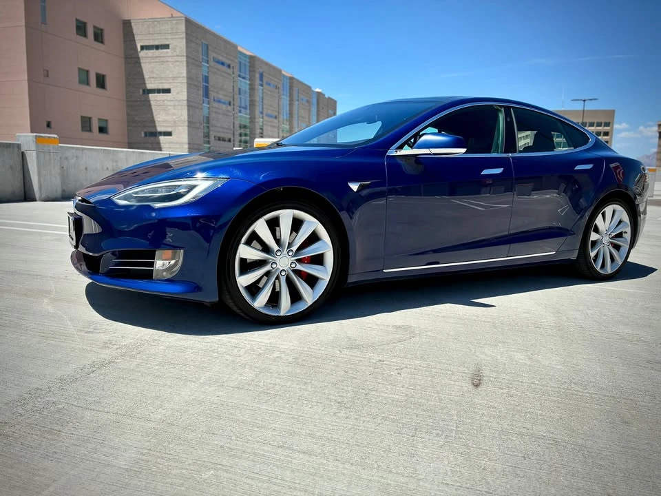 2016 Tesla Model S - Image 9 of 19