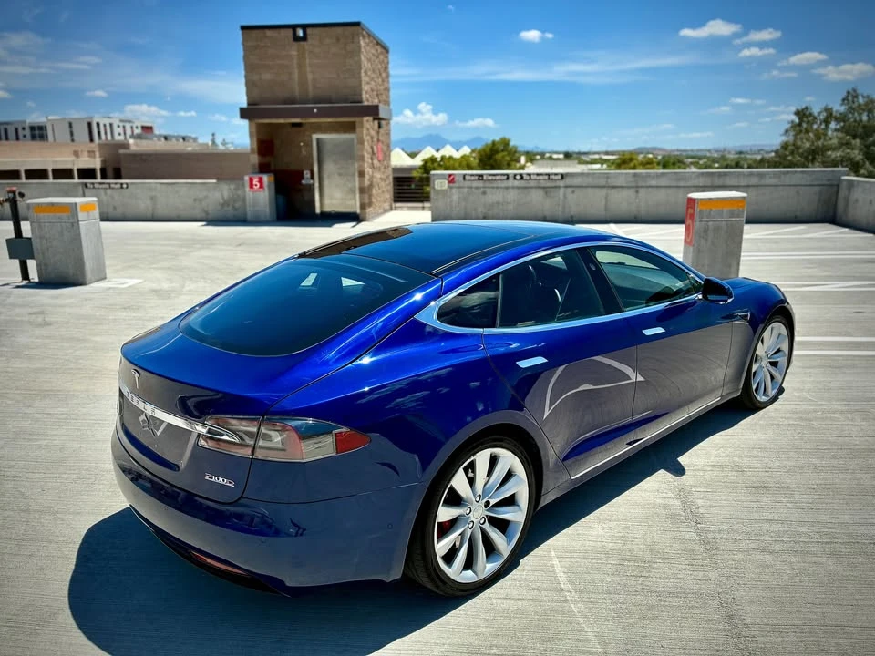 2016 Tesla Model S - Image 8 of 19