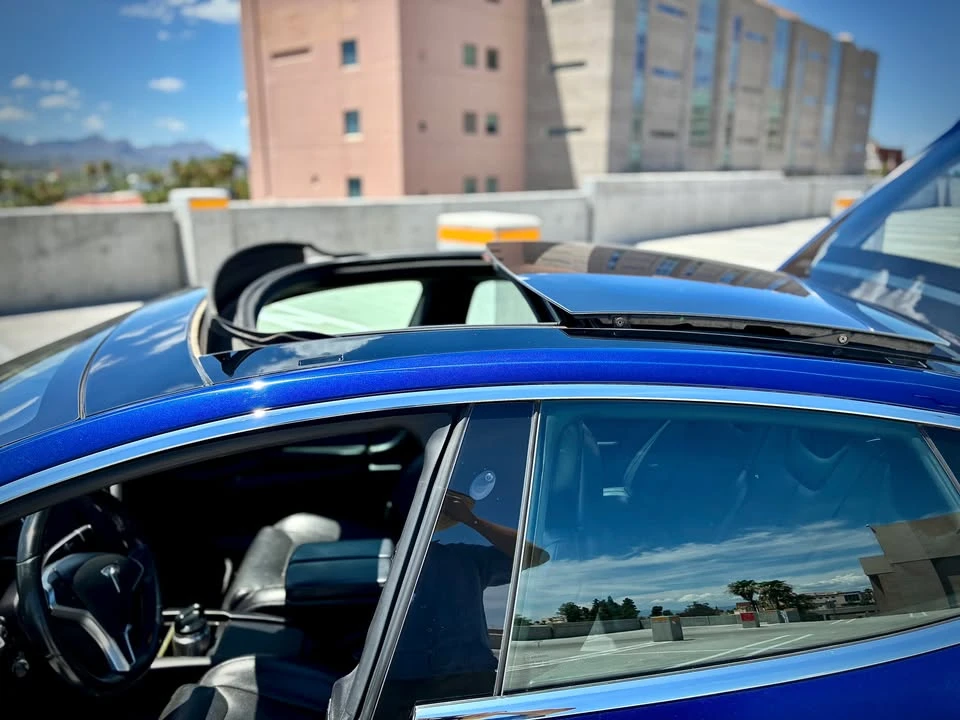 2016 Tesla Model S - Image 10 of 19