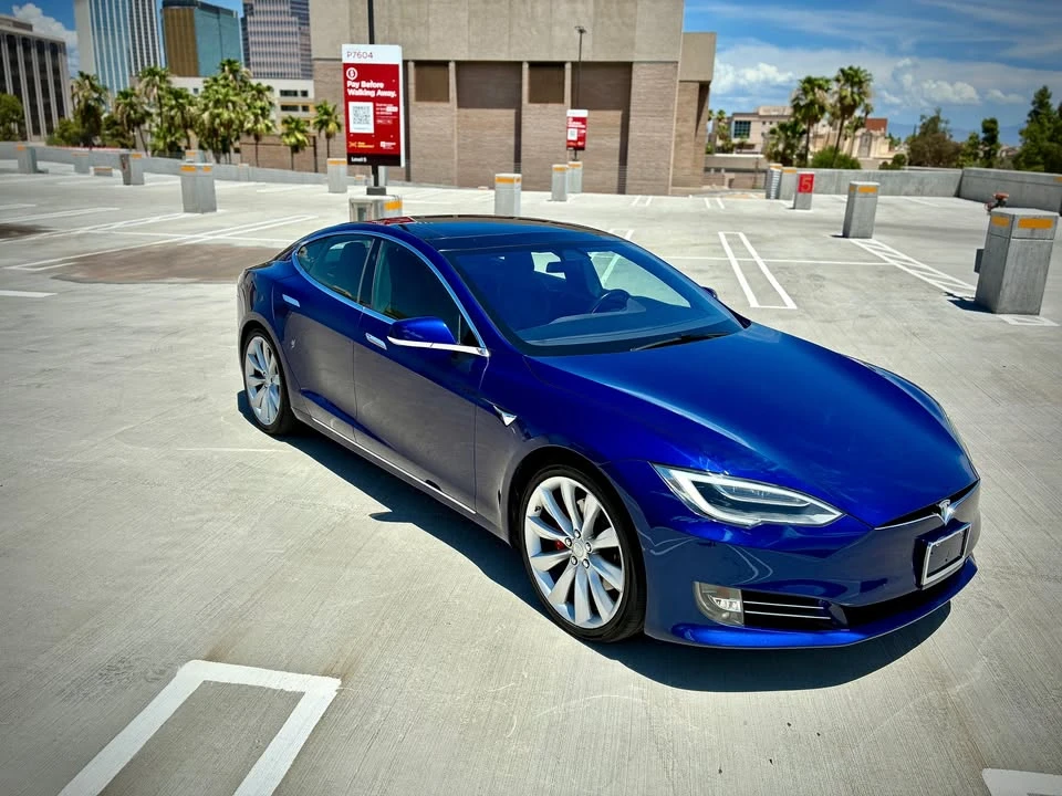 2016 Tesla Model S - Image 17 of 19