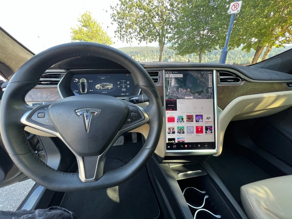 2016 Tesla Model S - Image 17 of 21