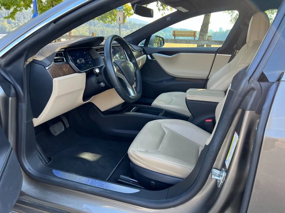 2016 Tesla Model S - Image 10 of 21