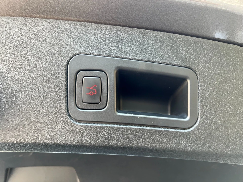 2016 Tesla Model S - Image 14 of 21
