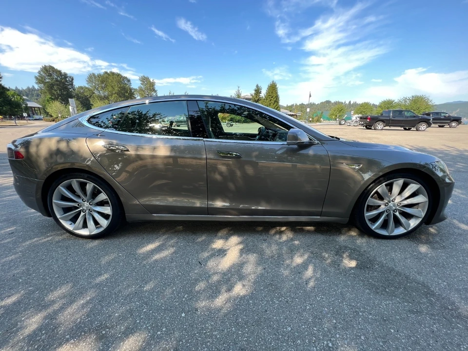 2016 Tesla Model S - Image 8 of 21