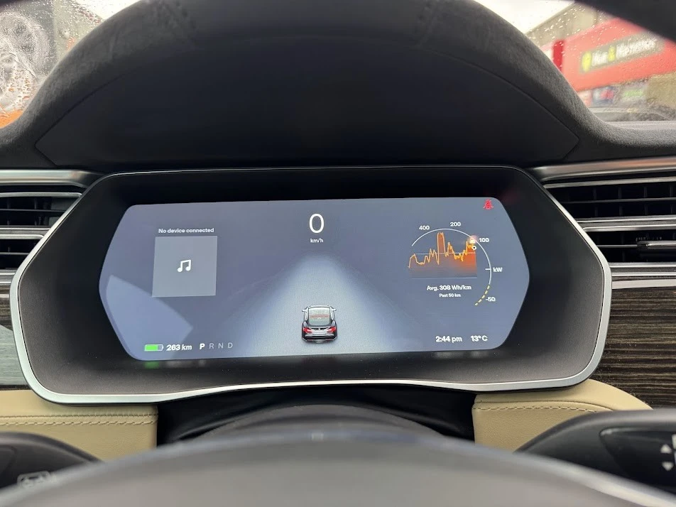 2016 Tesla Model S - Image 9 of 10