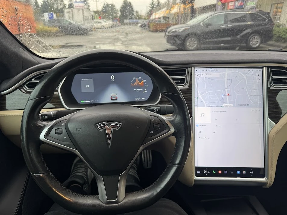 2016 Tesla Model S - Image 8 of 10