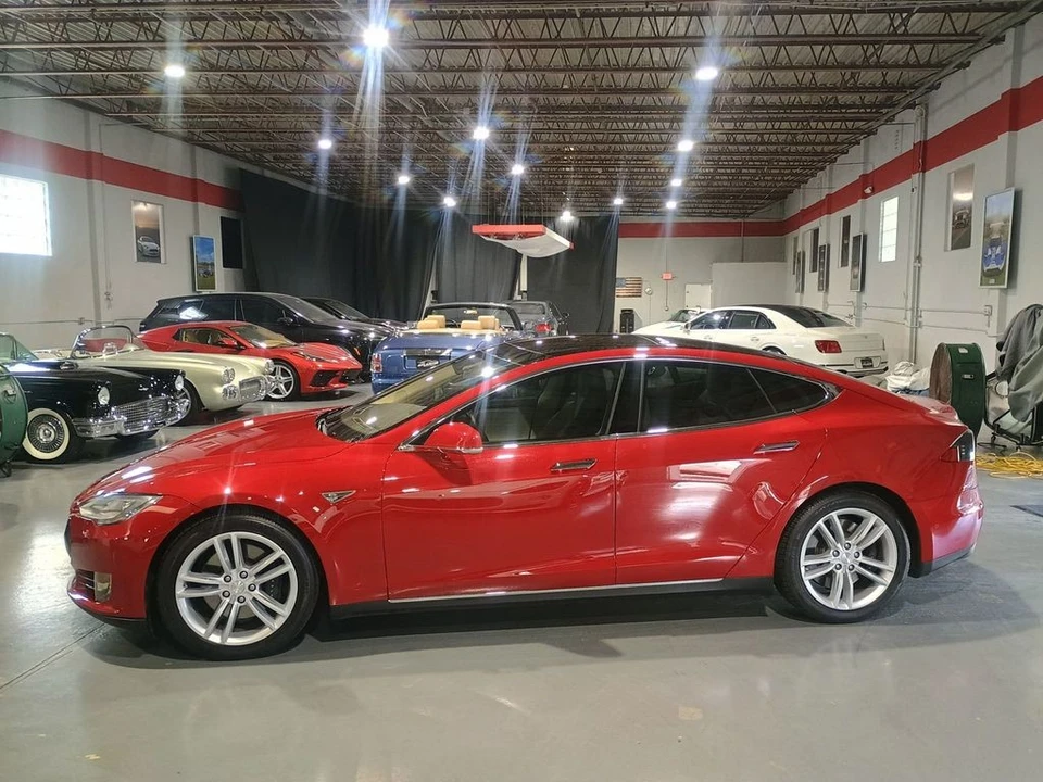 2016 Tesla Model S - Image 2 of 12