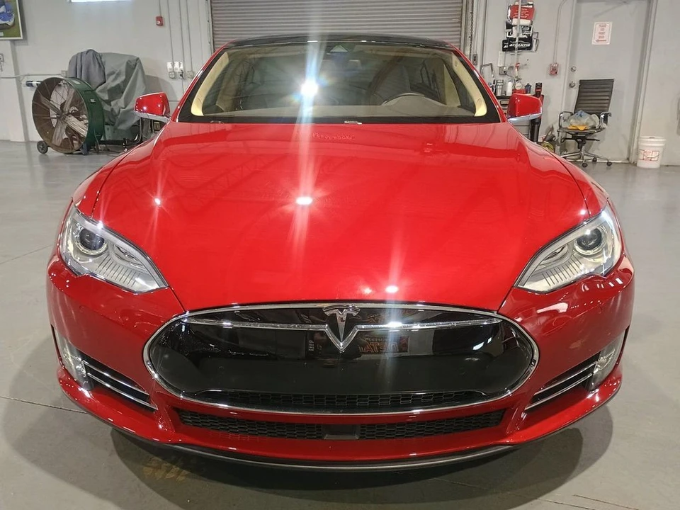 2016 Tesla Model S - Image 9 of 12