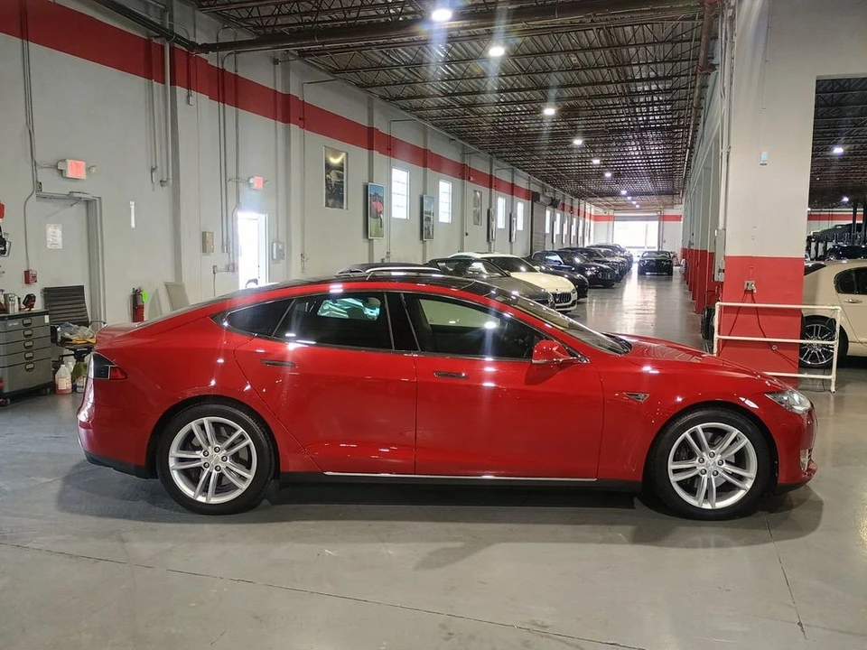 2016 Tesla Model S - Image 7 of 12