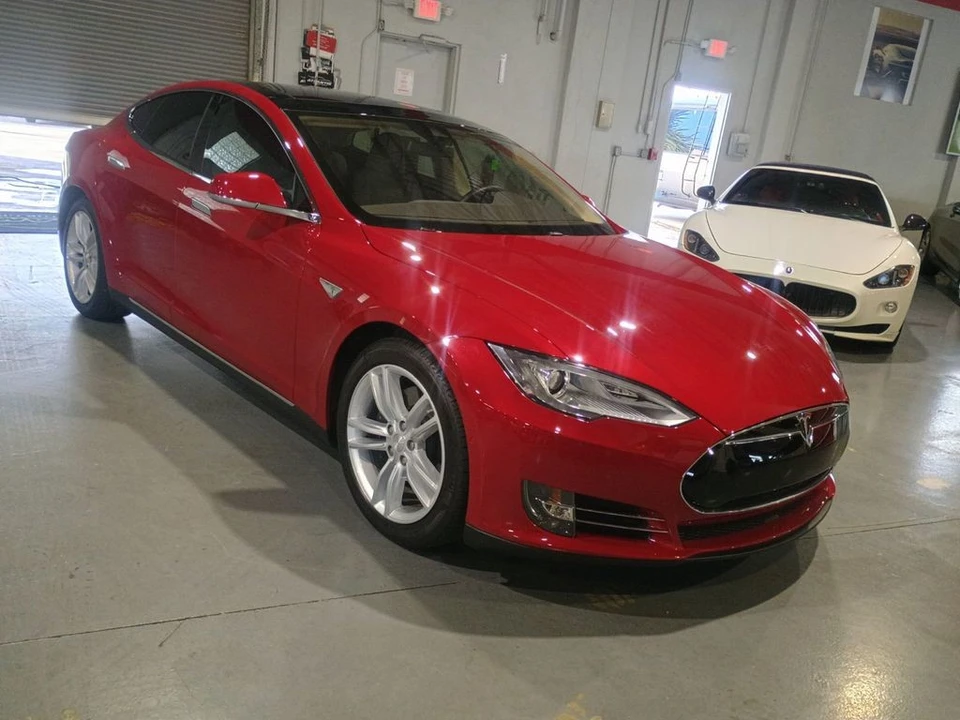 2016 Tesla Model S - Image 8 of 12