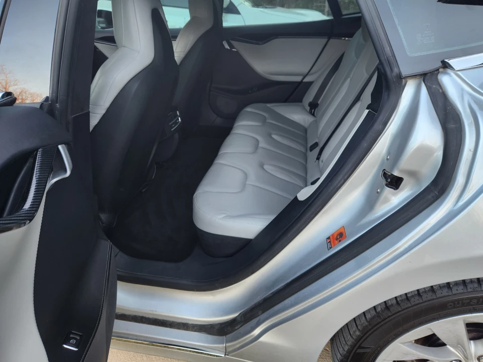 2016 Tesla Model S - Image 15 of 21