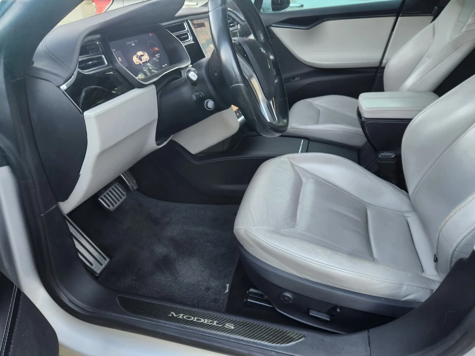 2016 Tesla Model S - Image 17 of 21