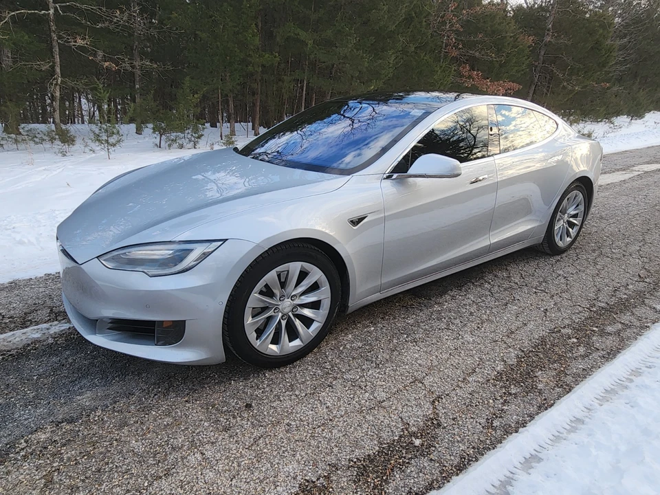 2016 Tesla Model S - Image 4 of 21