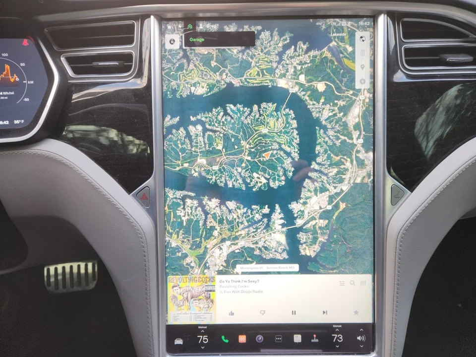 2016 Tesla Model S - Image 19 of 21