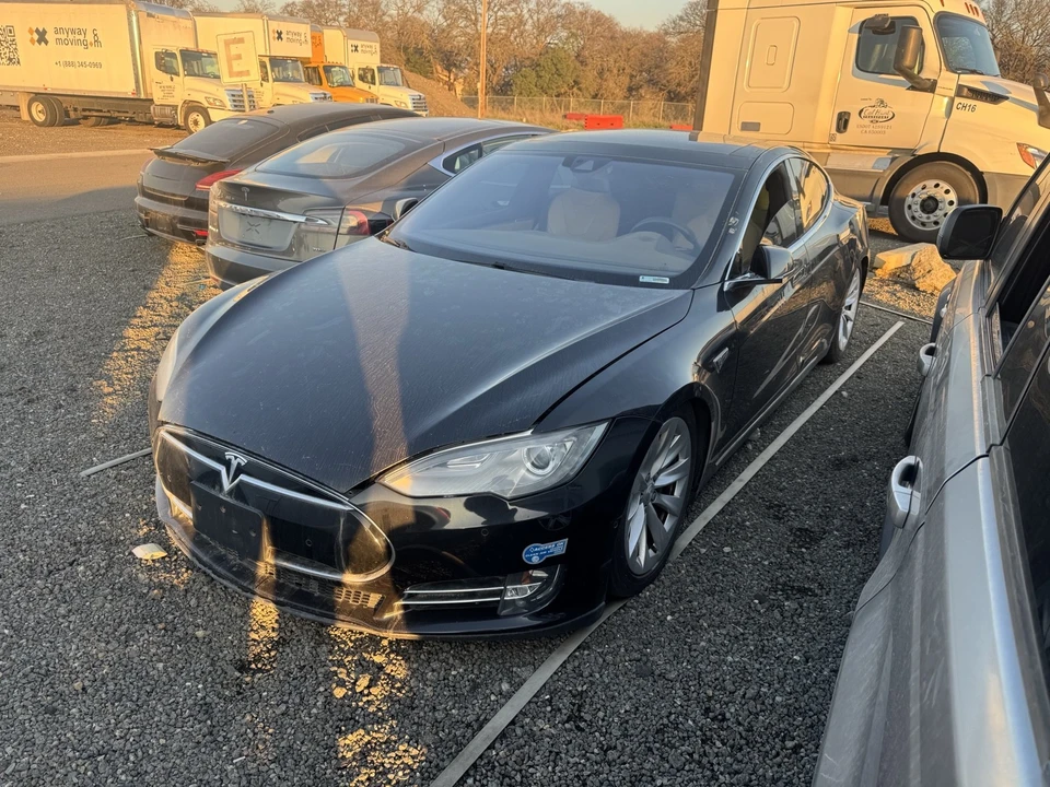 2016 Tesla Model S - Image 5 of 8