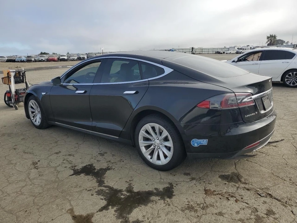 2016 Tesla Model S - Image 2 of 8