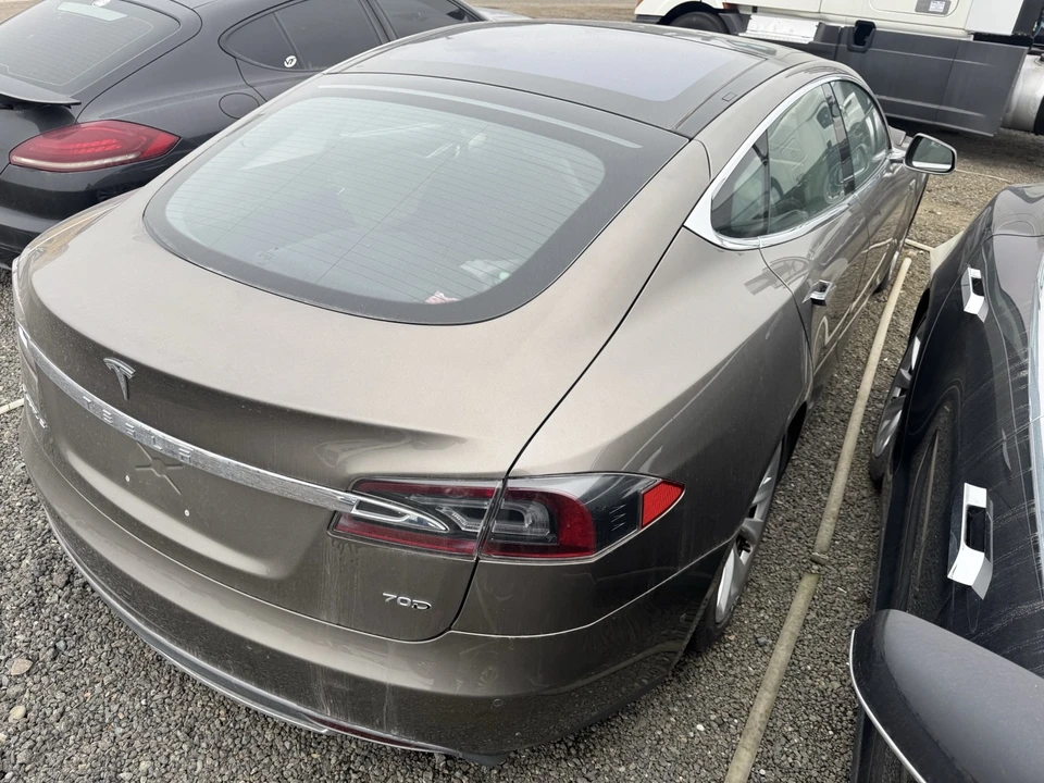 2016 Tesla Model S - Image 4 of 6