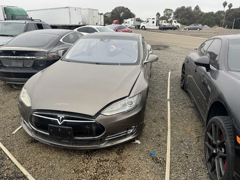 2016 Tesla Model S - Image 2 of 6