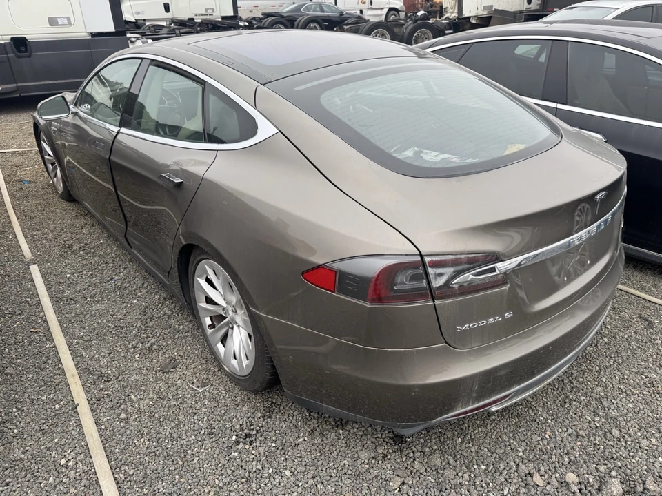 2016 Tesla Model S - Image 3 of 6
