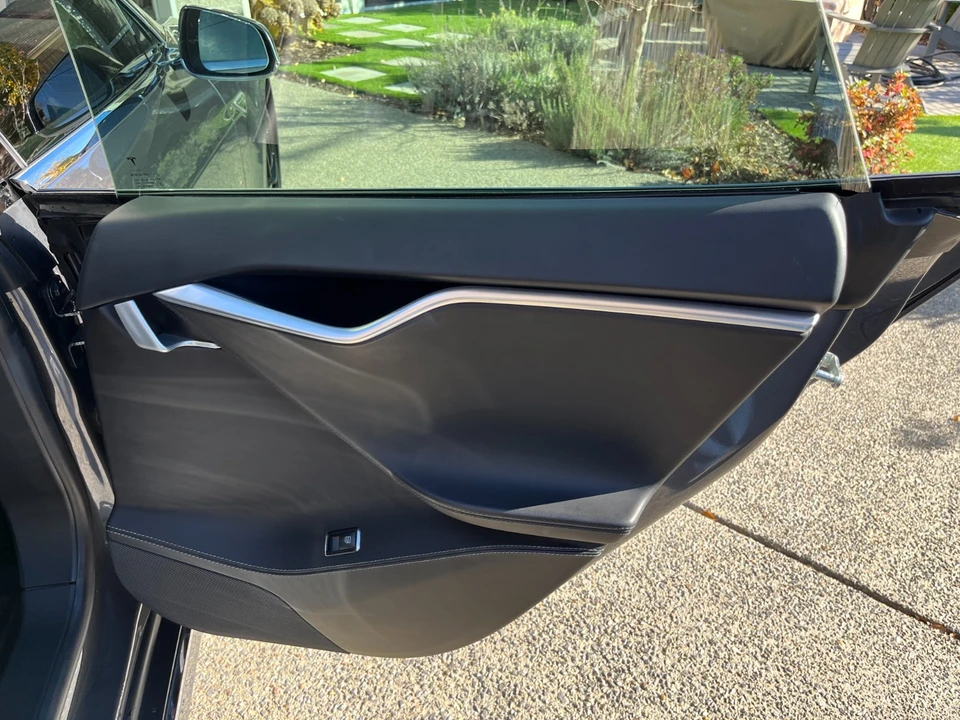 2016 Tesla Model S - Image 19 of 21