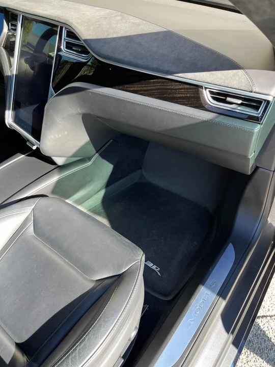 2016 Tesla Model S - Image 16 of 21