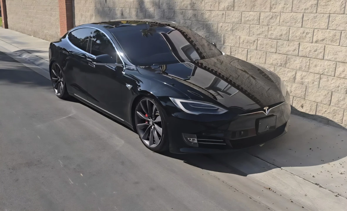 2016 Tesla Model S - Image 7 of 23