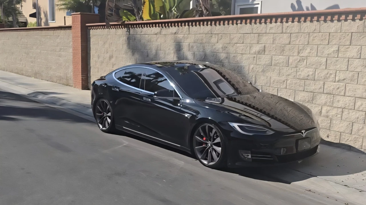 2016 Tesla Model S - Image 2 of 23