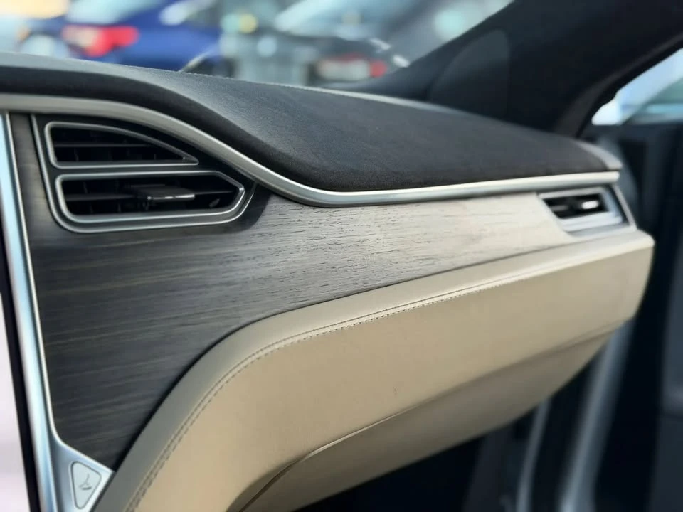 2016 Tesla Model S - Image 19 of 20