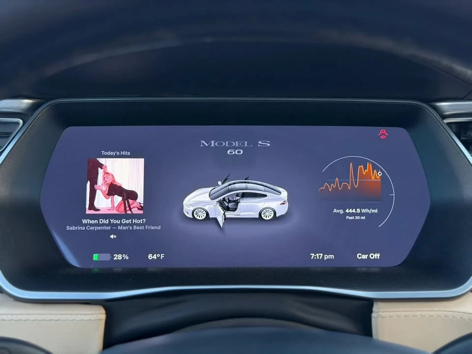 2016 Tesla Model S - Image 15 of 20