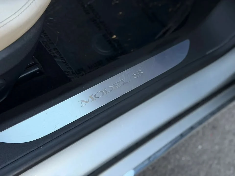 2016 Tesla Model S - Image 12 of 20