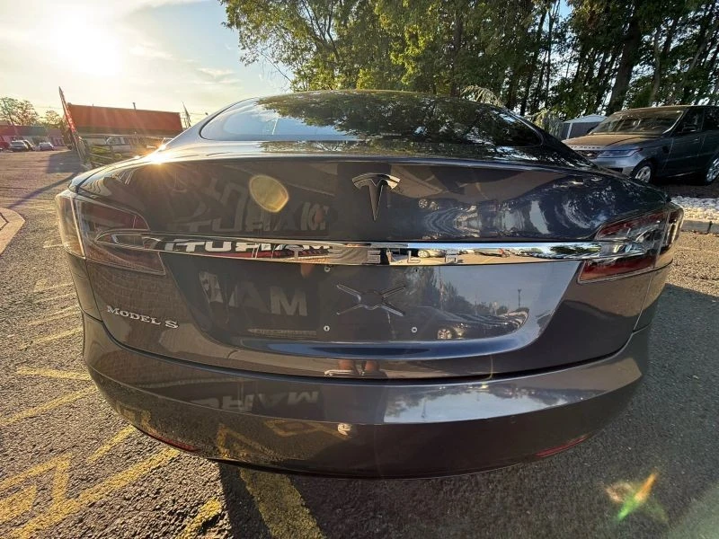 2016 Tesla Model S - Image 5 of 12