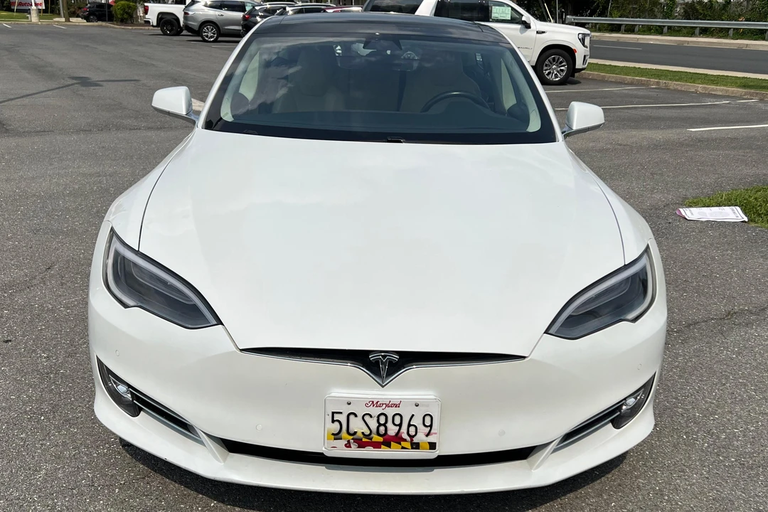 2016 Tesla Model S - Image 2 of 31