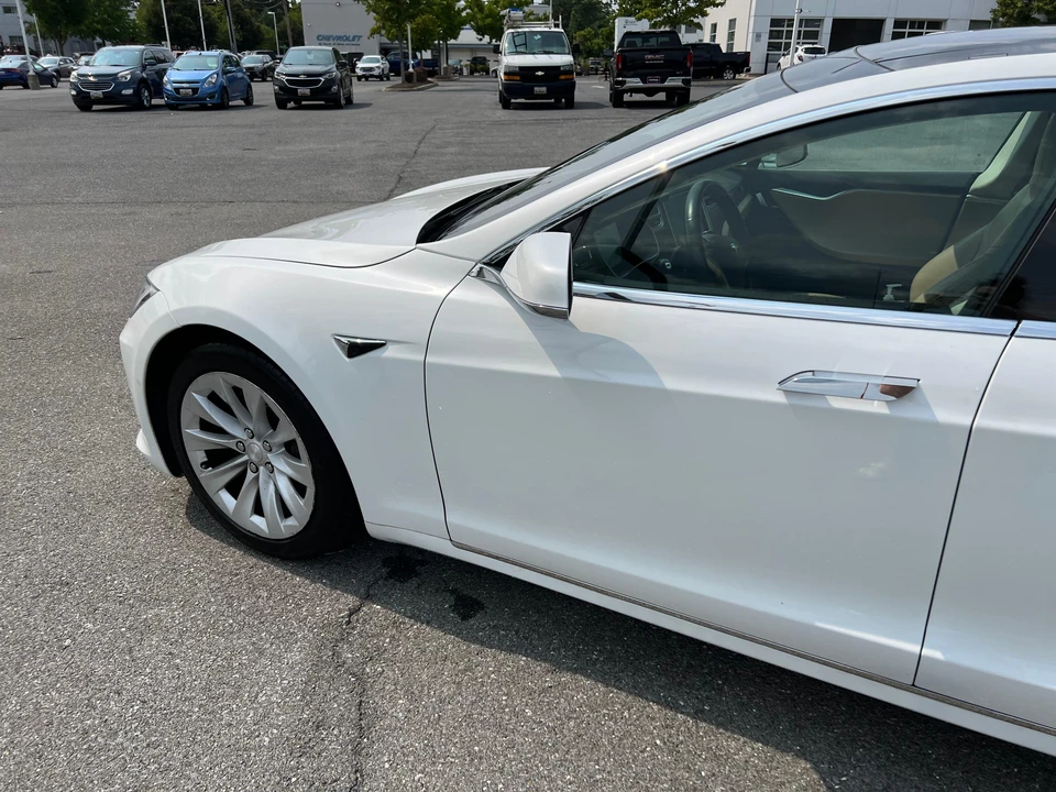 2016 Tesla Model S - Image 18 of 31