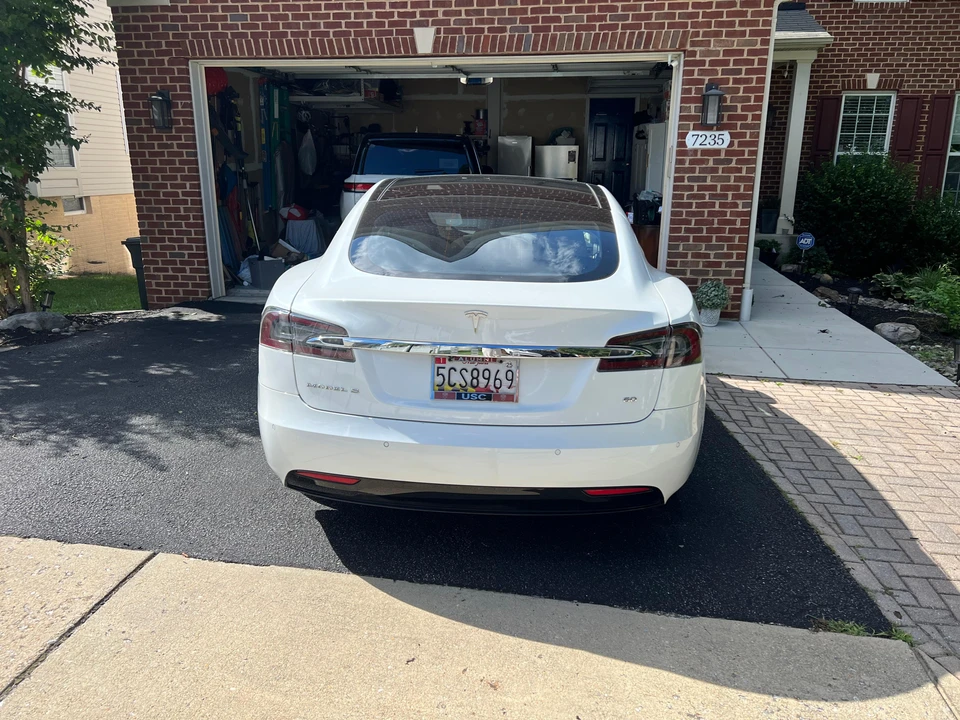 2016 Tesla Model S - Image 10 of 31